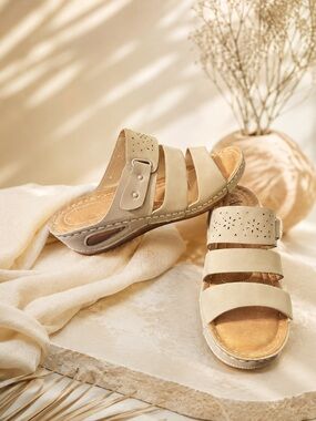 American Exchange Memory Foam Slide Sandals Beige Comfort Wedge 9.5W